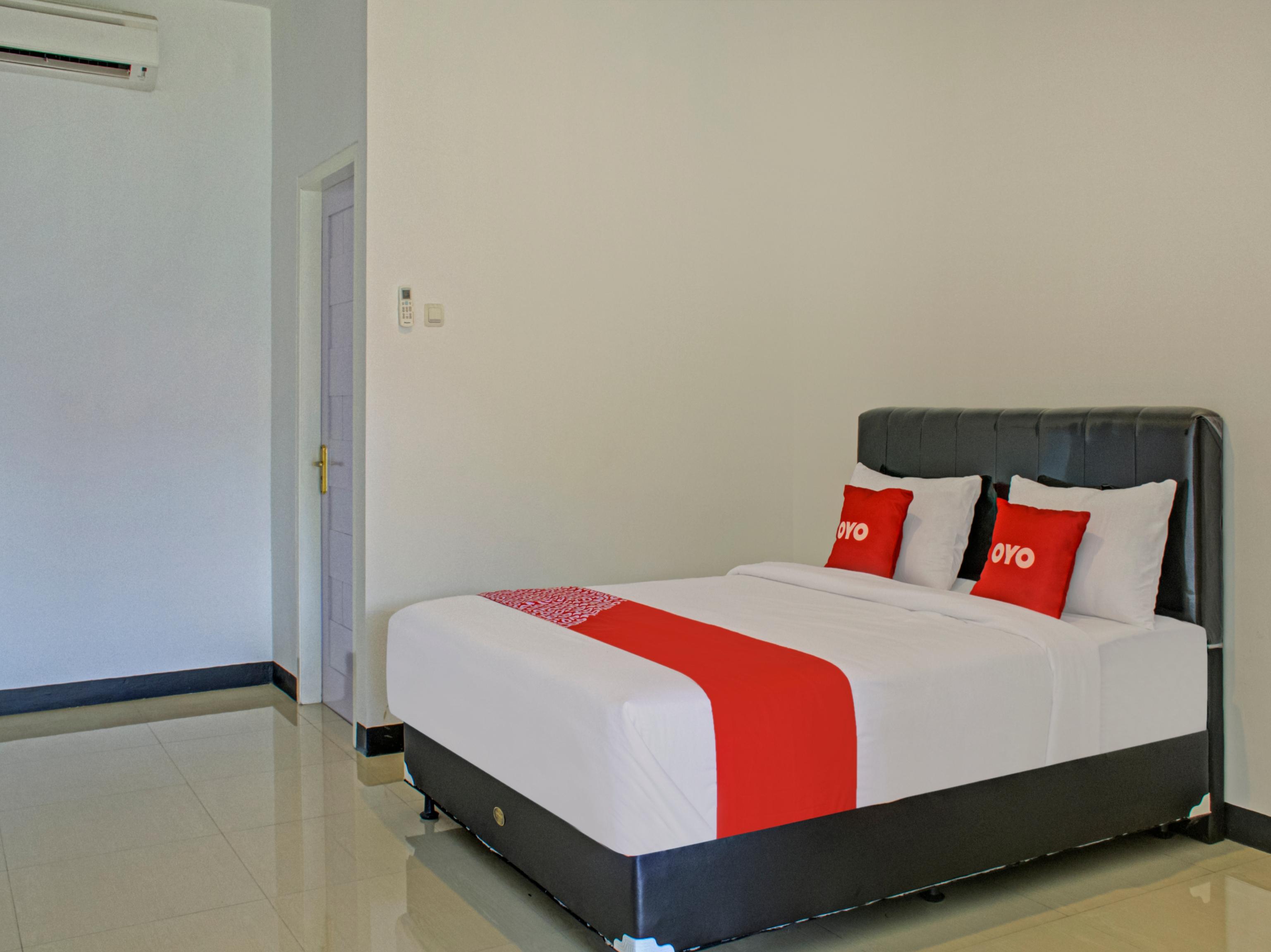 Oyo 3841 Wisma 25 Cilacap Exteriör bild