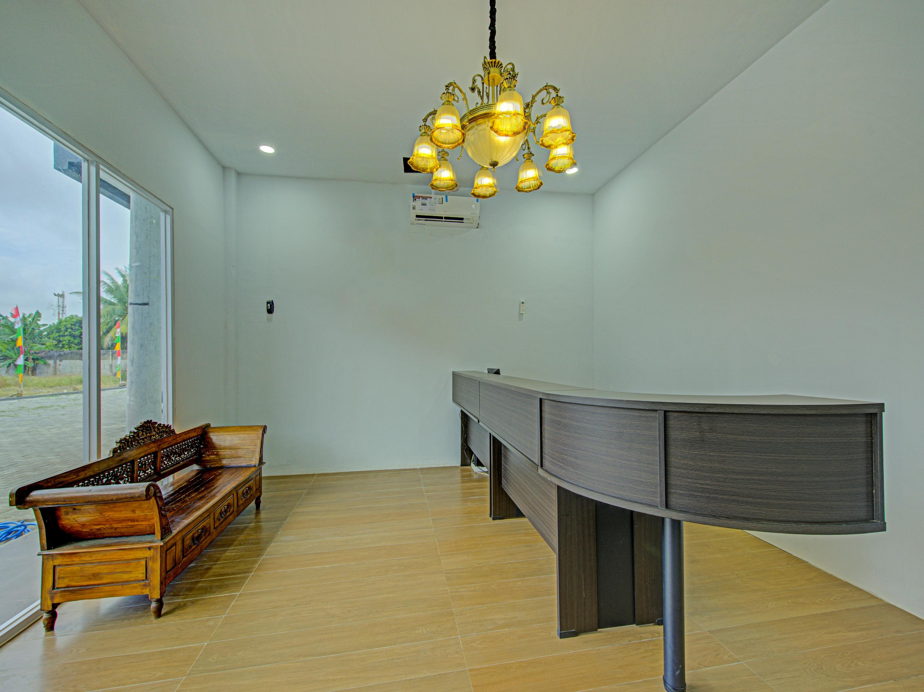 Oyo 3841 Wisma 25 Cilacap Exteriör bild